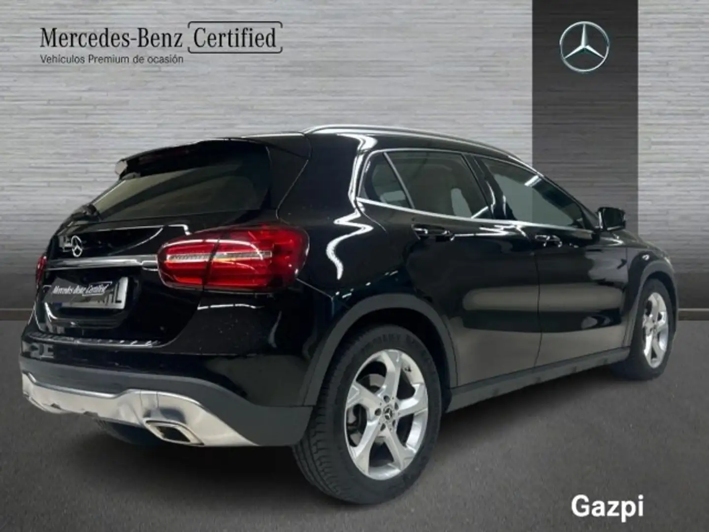 Mercedes-Benz GLA 180 Urban - 2