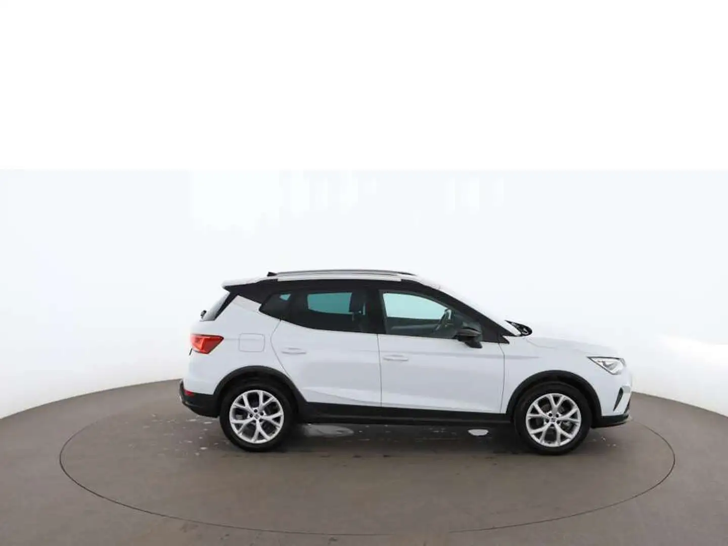 SEAT Arona 1.0 TSI FR LED DIGI-TACHO TEMPOMAT PDC Белый - 2