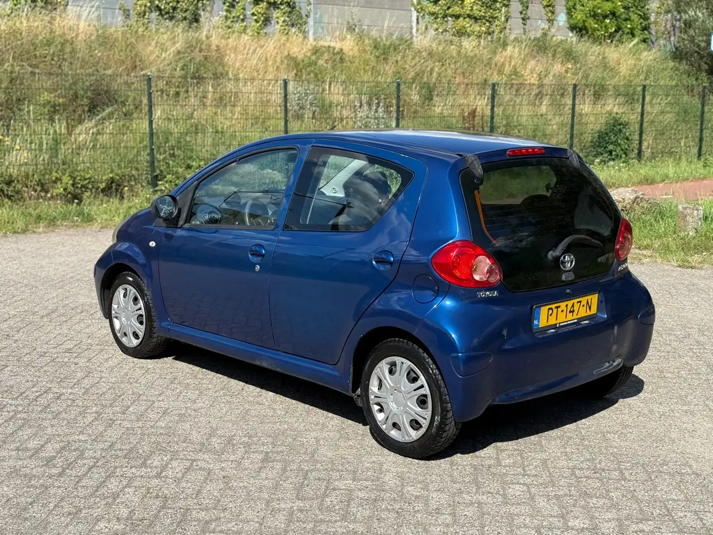 Toyota Aygo 1.0-12V inruilkoopje I ELEC PAK I 5 DRS I RIJDT PR Blauw - 2
