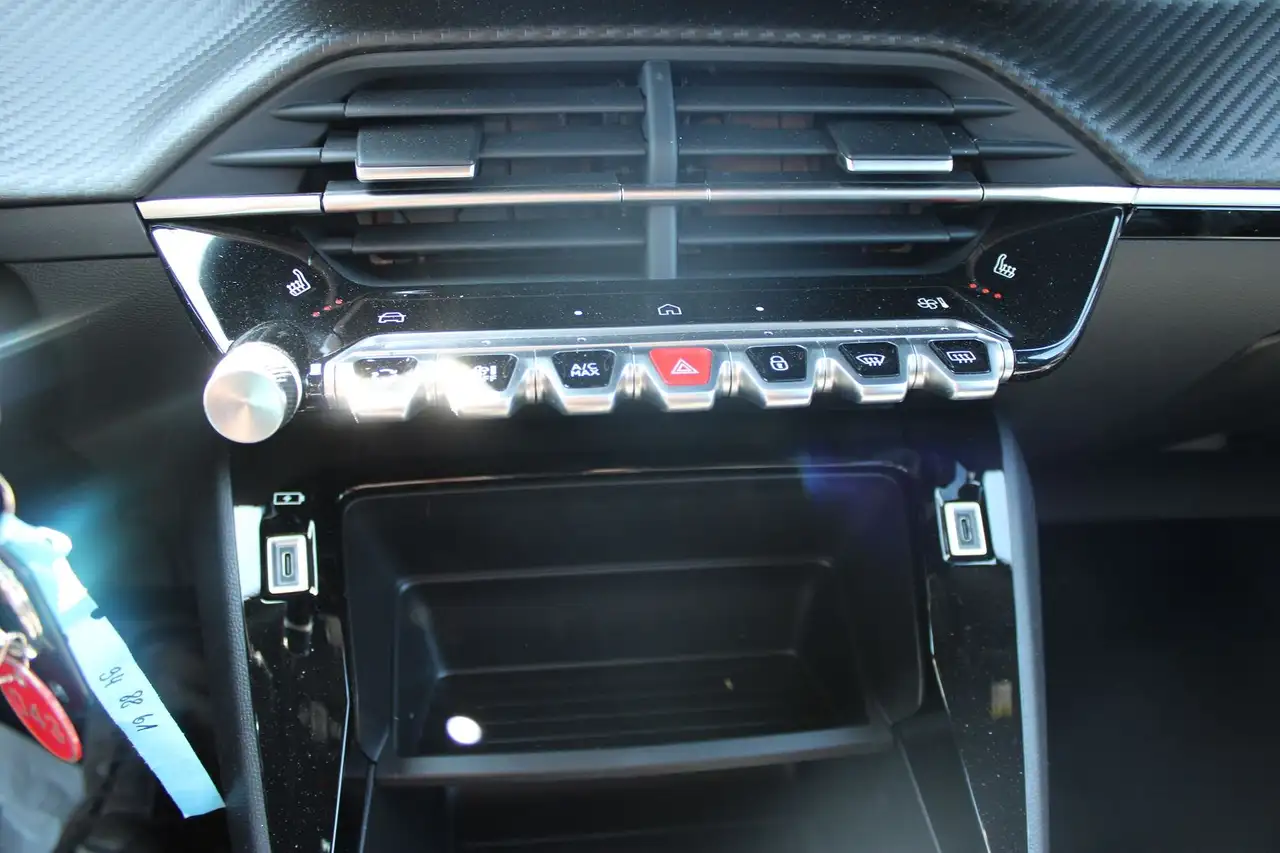 Peugeot 2008 2008 — photo 16