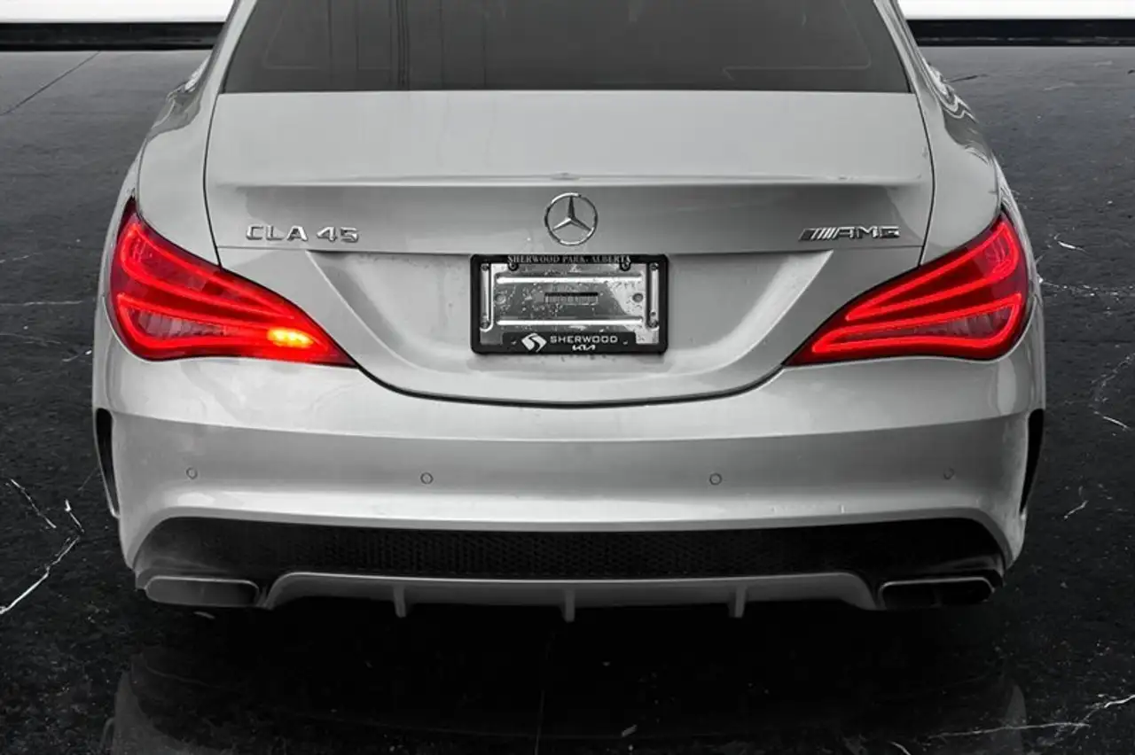Mercedes-Benz CLA снимка Mercedes-Benz CLA