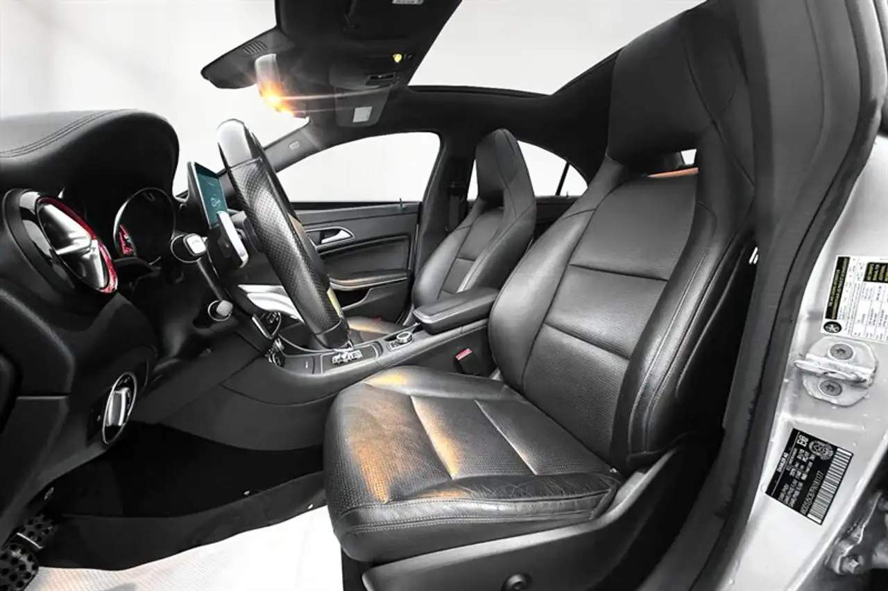 Mercedes-Benz CLA снимка Mercedes-Benz CLA