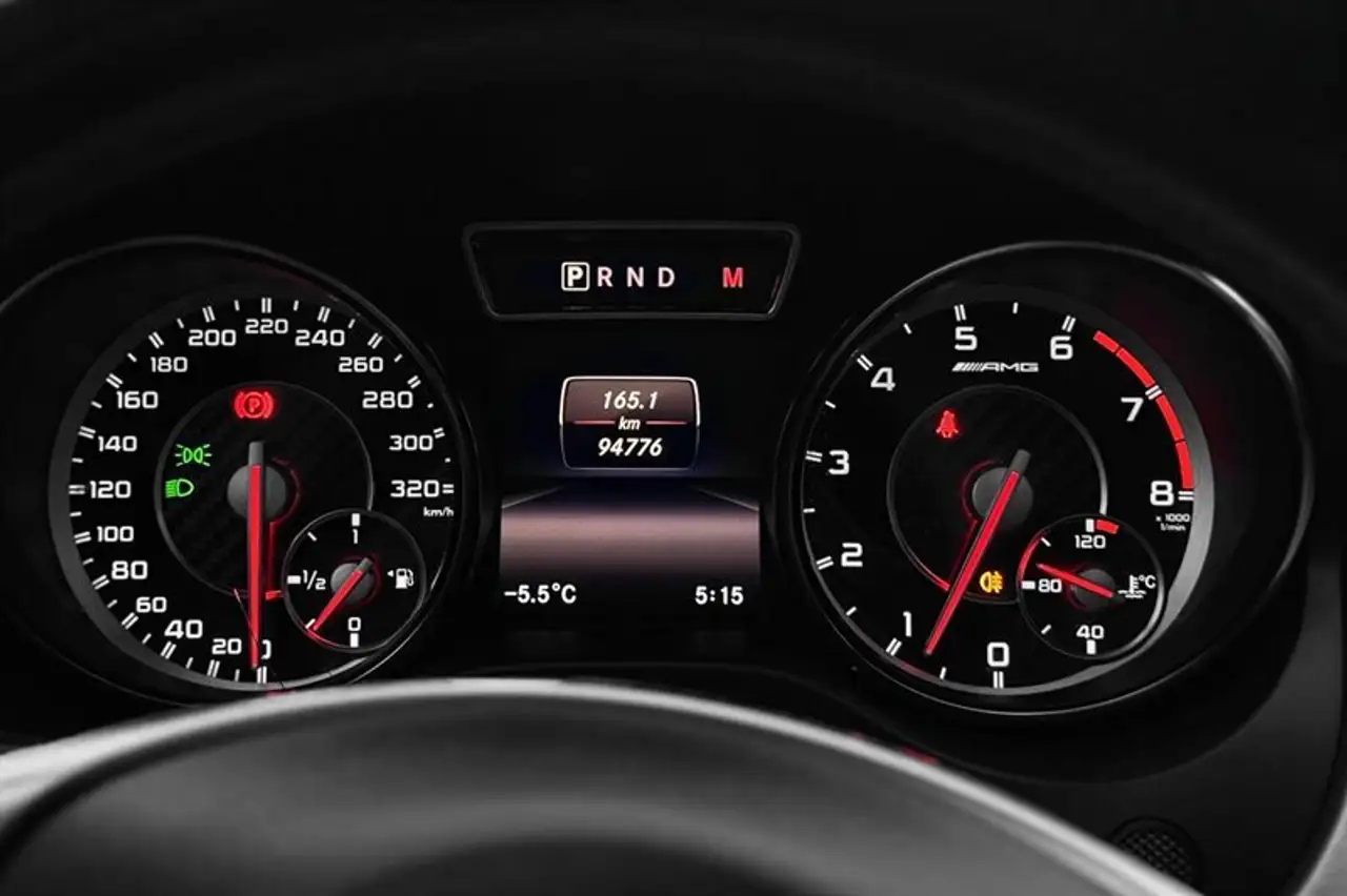 Mercedes-Benz CLA снимка Mercedes-Benz CLA