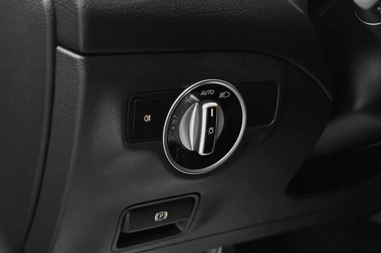Mercedes-Benz CLA снимка Mercedes-Benz CLA
