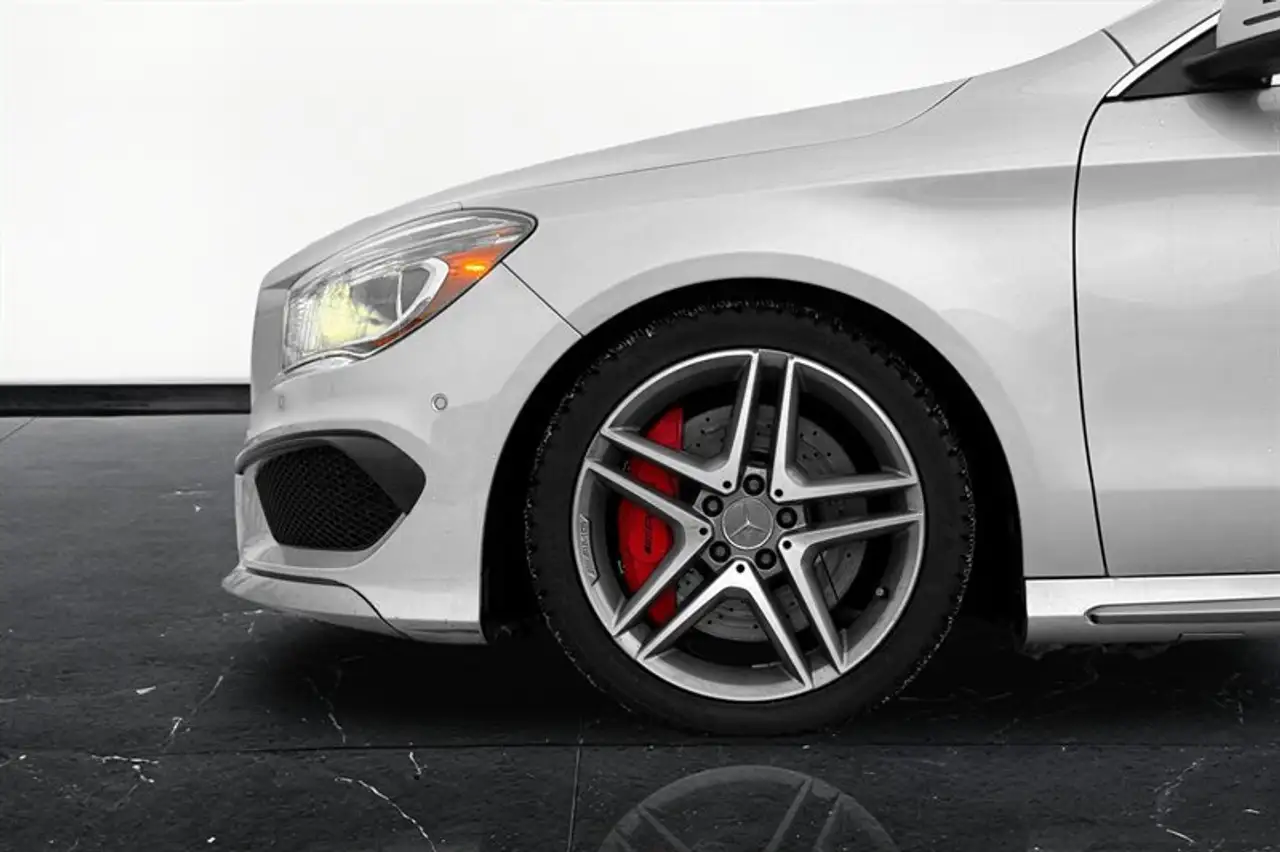 Mercedes-Benz CLA снимка Mercedes-Benz CLA