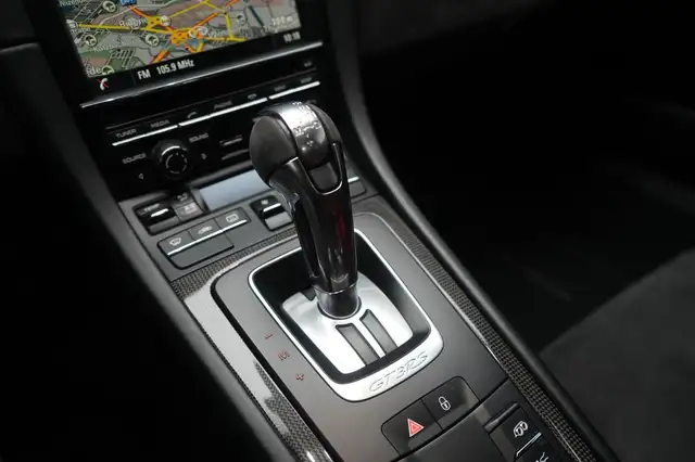 Porsche 911 view 13
