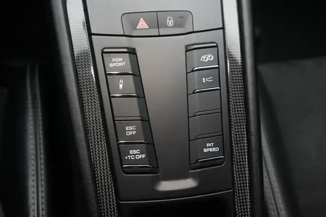 Porsche 911 view 14