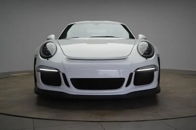 Porsche 911 view 2