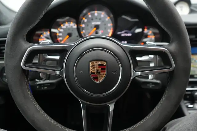 Porsche 911 view 15