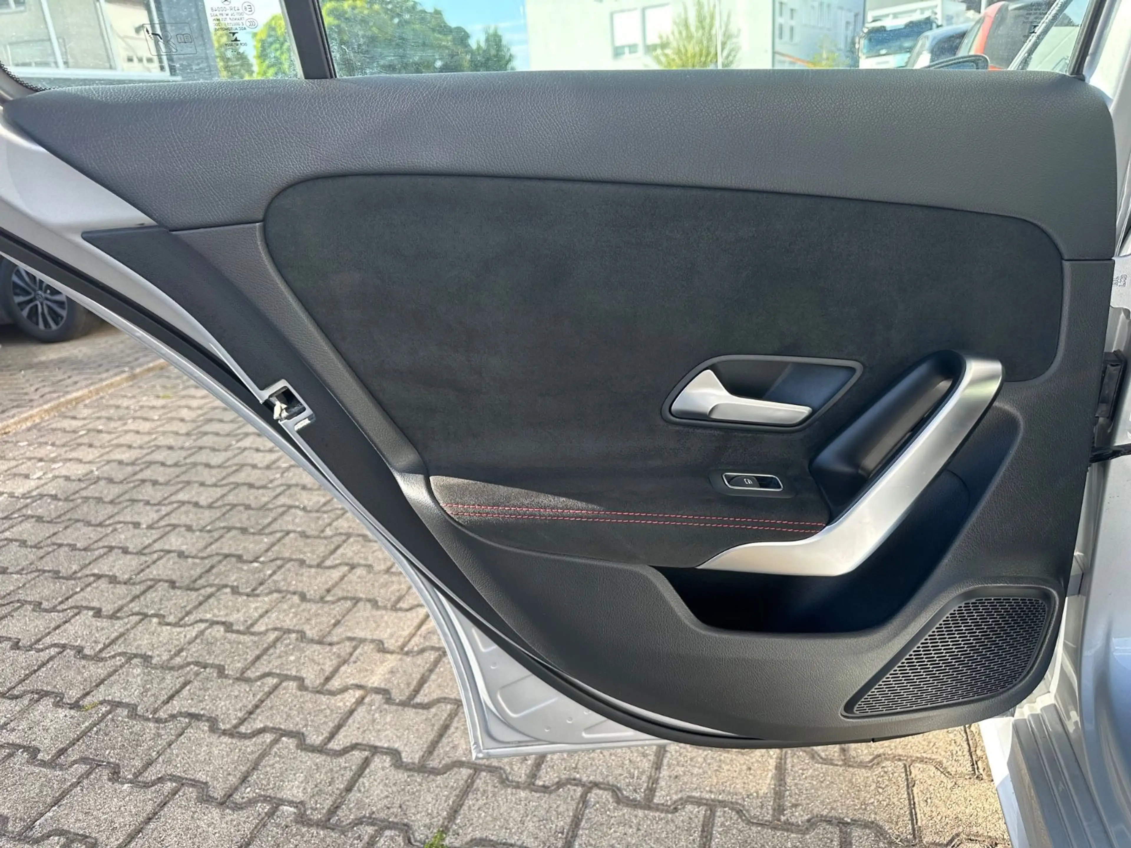 Mercedes-Benz A 220 d Limousine 4Matic AMG Panorama/Wiedesc/AHK — photo 13