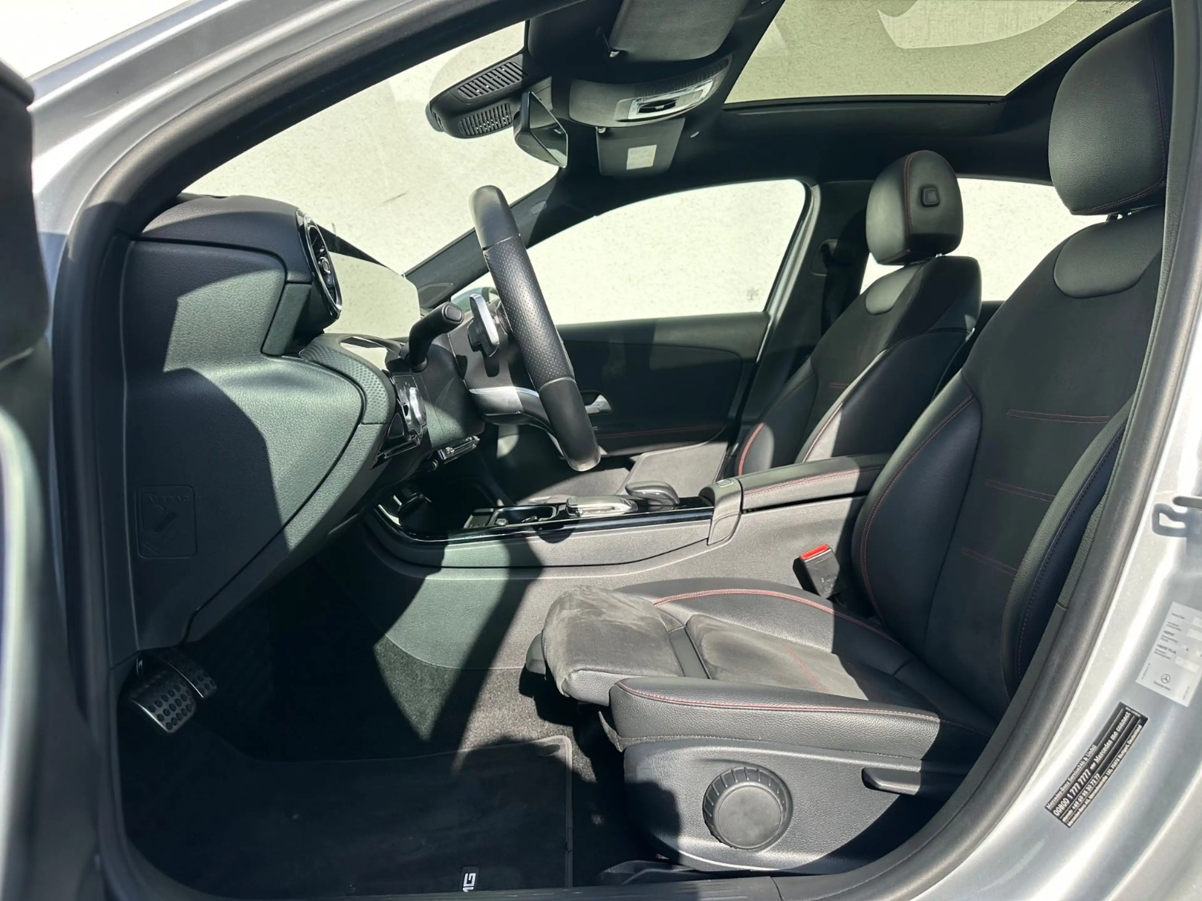 Mercedes-Benz A 220 d Limousine 4Matic AMG Panorama/Wiedesc/AHK — photo 11