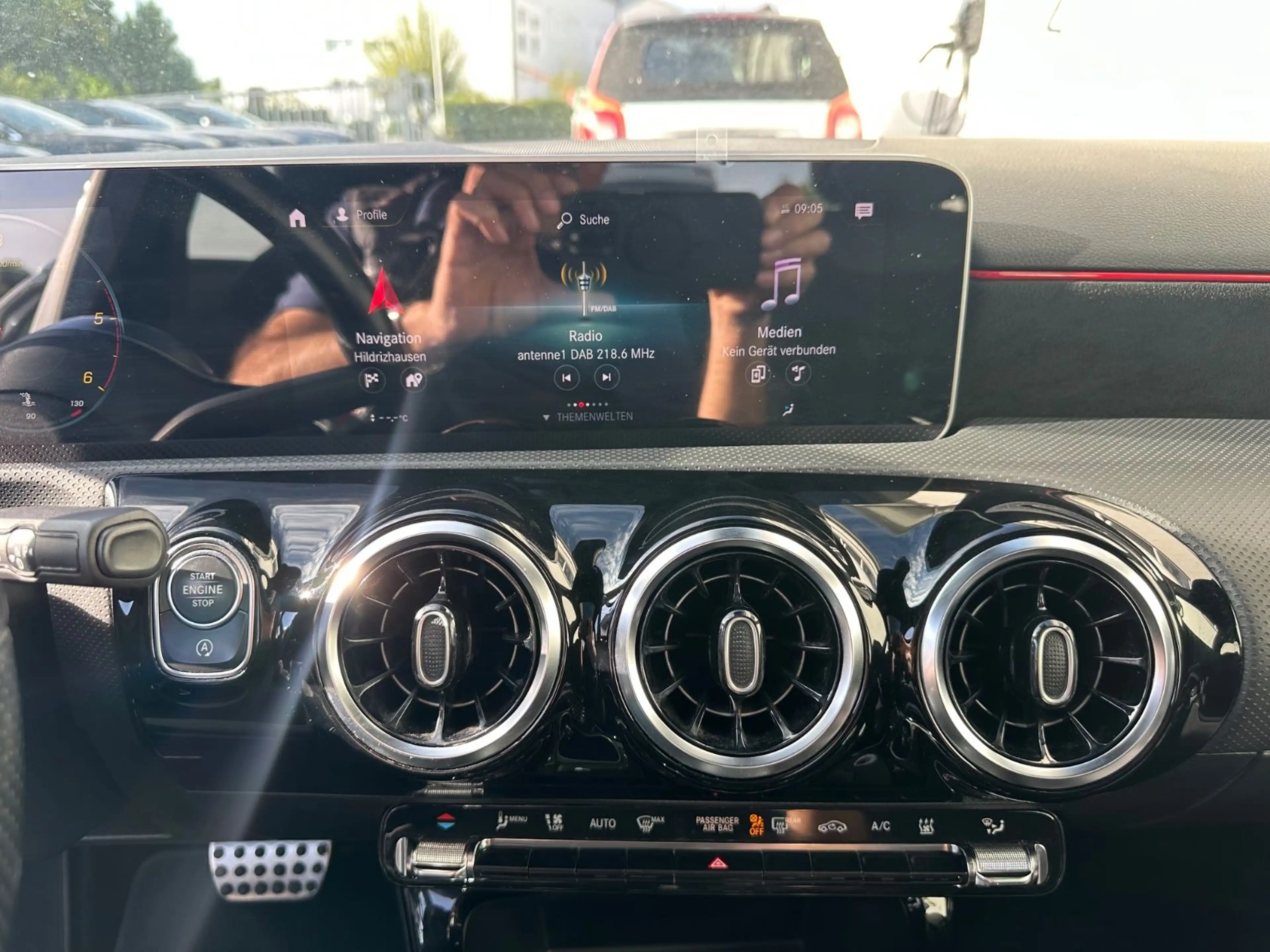 Mercedes-Benz A 220 d Limousine 4Matic AMG Panorama/Wiedesc/AHK — photo 7