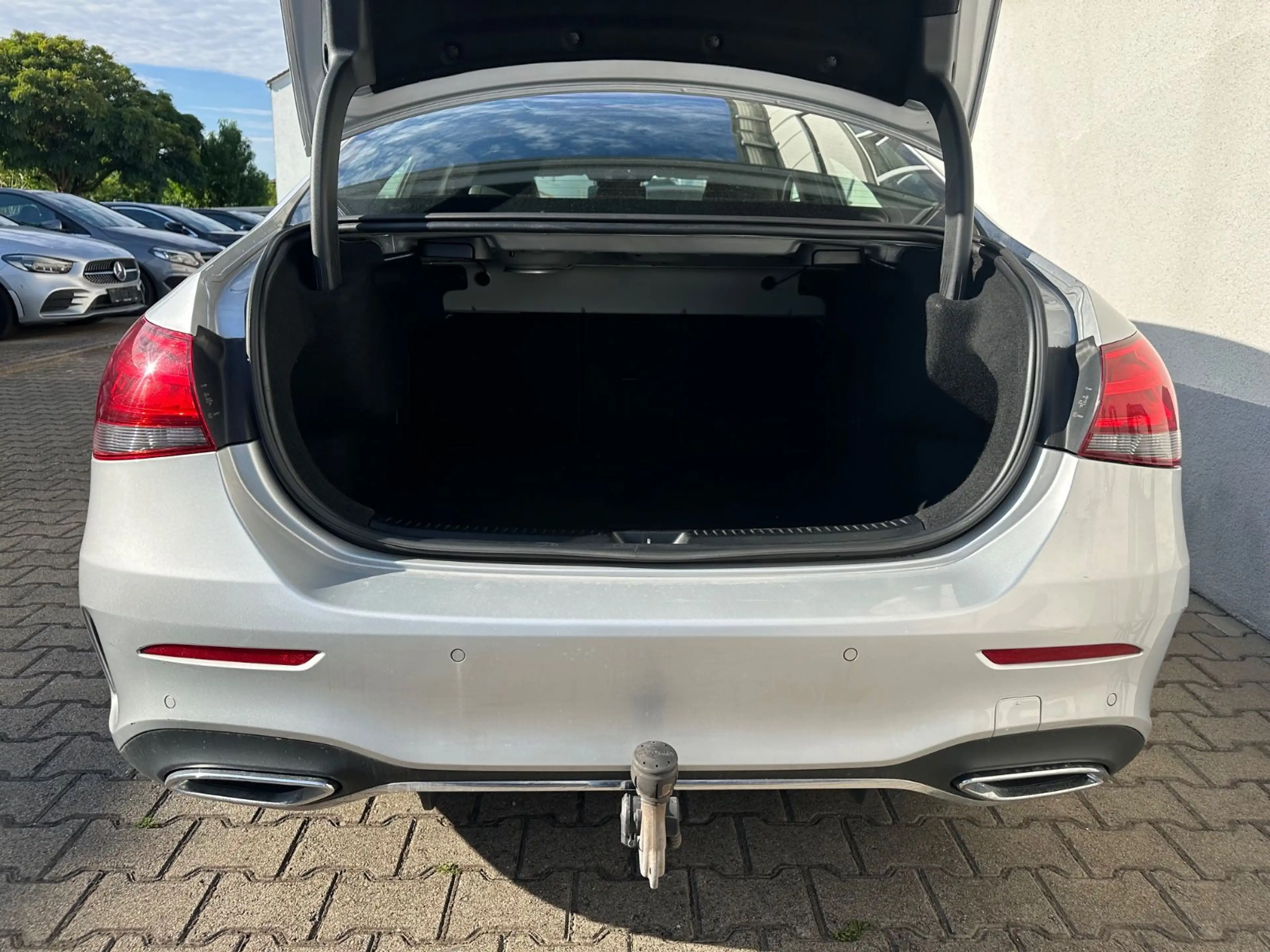 Mercedes-Benz A 220 d Limousine 4Matic AMG Panorama/Wiedesc/AHK — photo 12