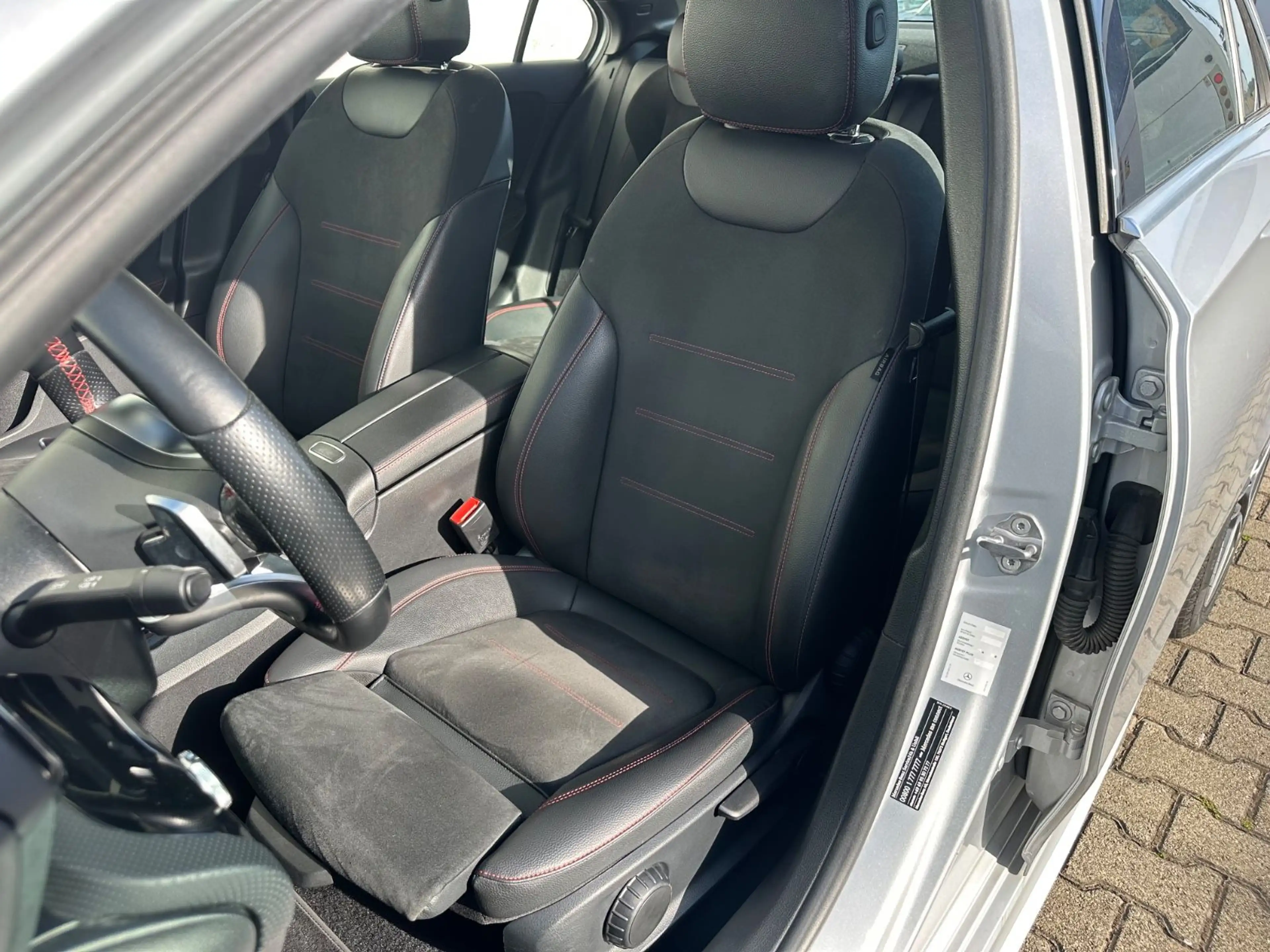Mercedes-Benz A 220 d Limousine 4Matic AMG Panorama/Wiedesc/AHK — photo 6