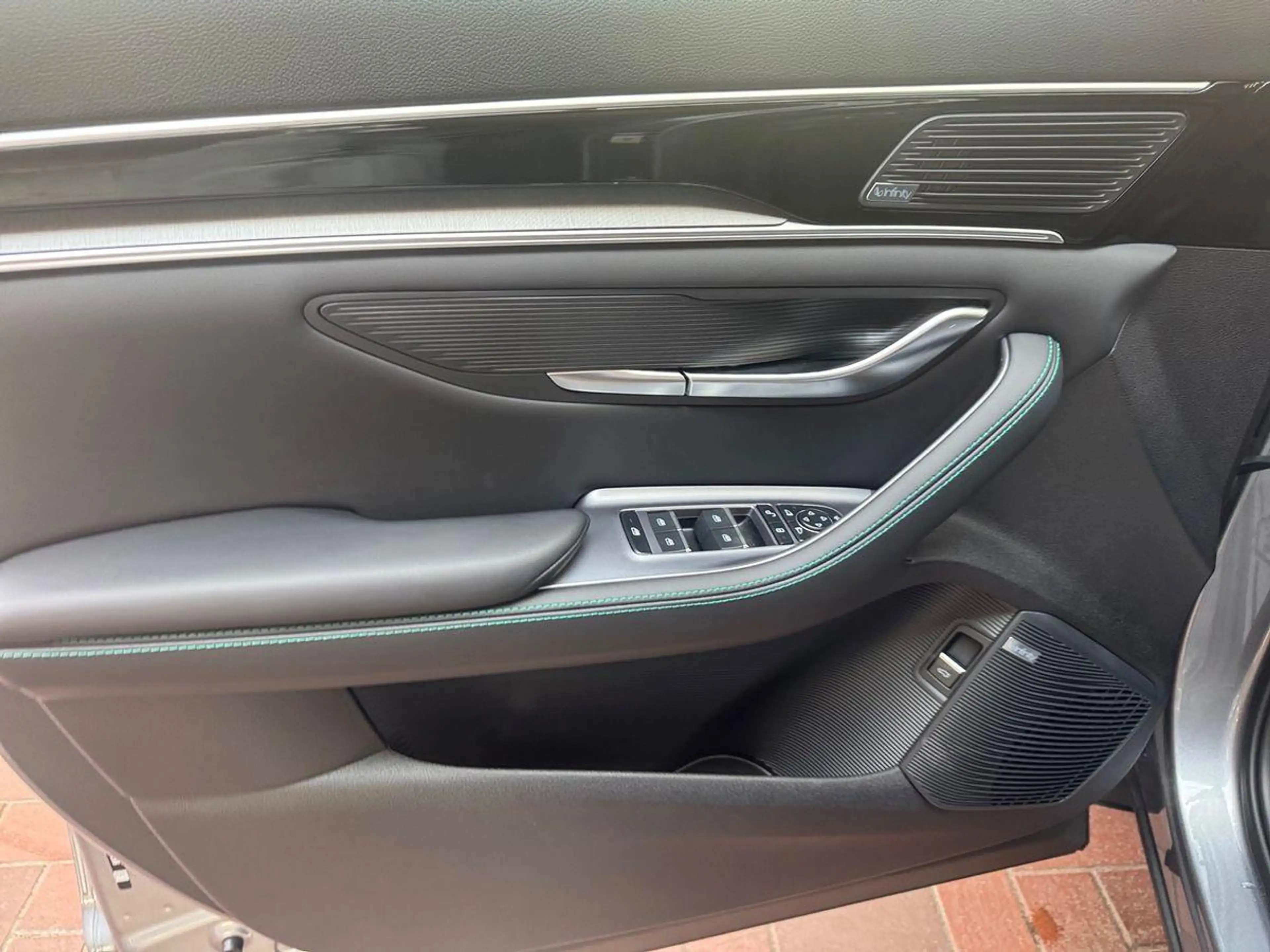 BYD Seal U 1.5 DM-i PHEV 160 kW Comfort — photo 14