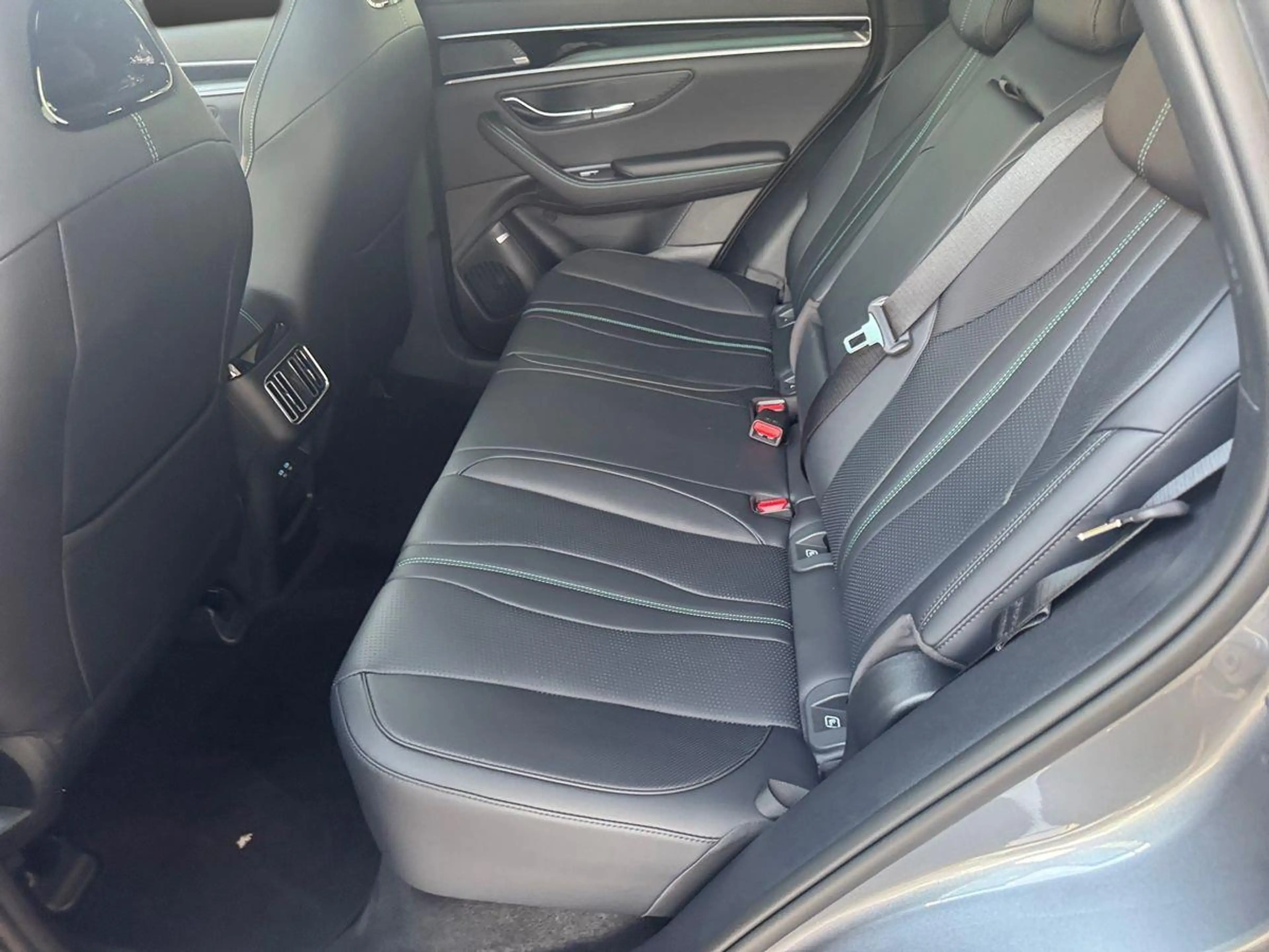 BYD Seal U 1.5 DM-i PHEV 160 kW Comfort — photo 12