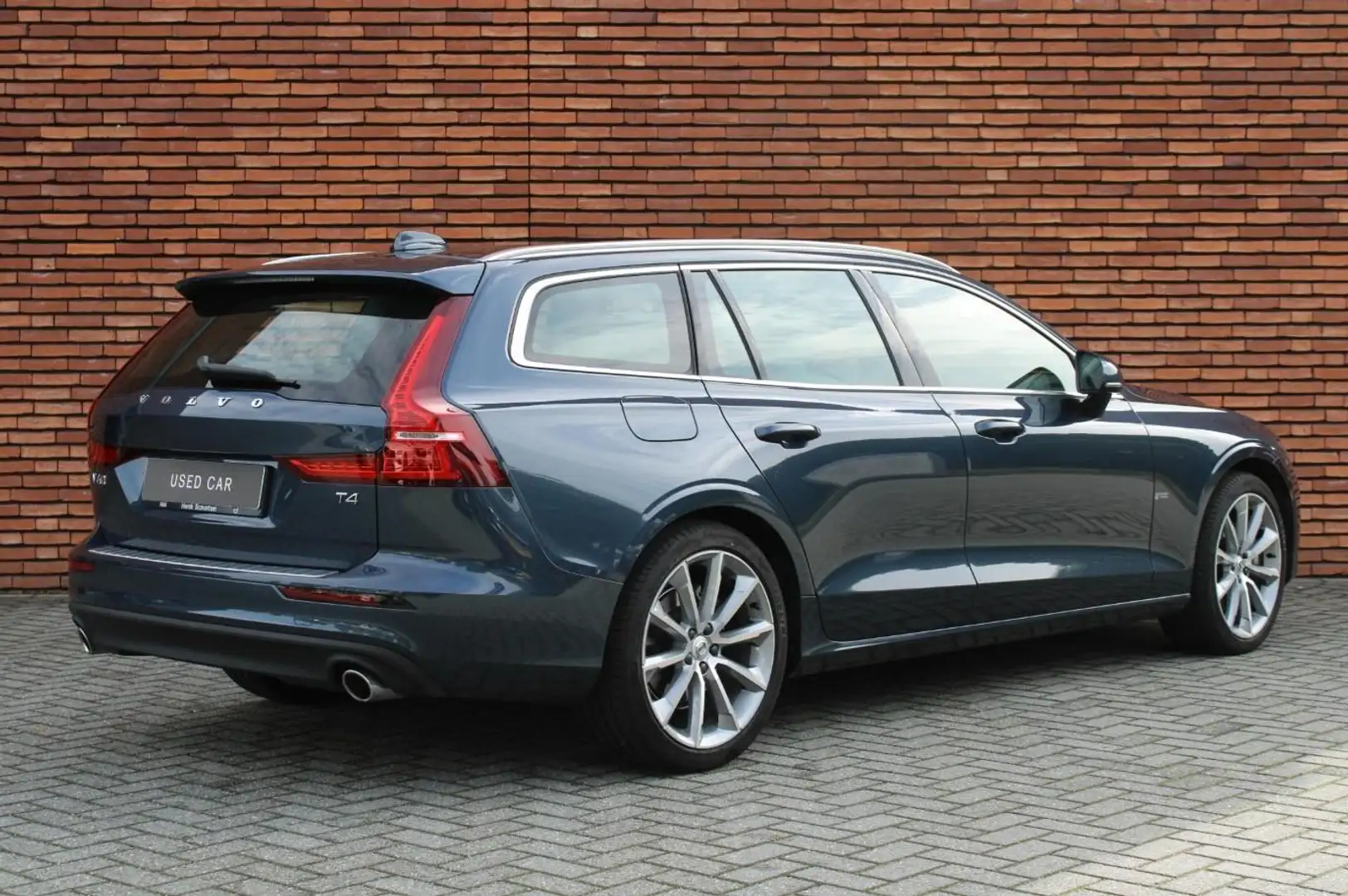 Volvo V60 T4 Automaat Momentum Pro | Trekhaak | Lederen Bekl Azul - 2