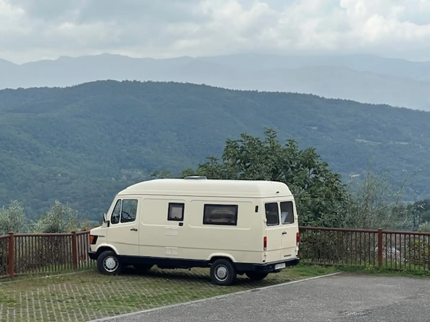 Mercedes-Benz T1 307 D/30 3,20 t Beige - 2