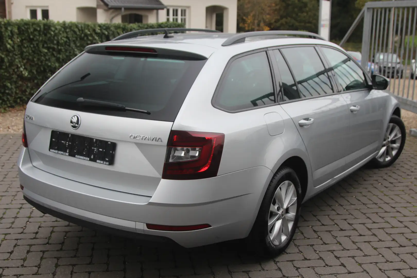 Skoda Octavia Combi 1.0 TSI Ambition - 125.000KM - 2020 Gris - 2