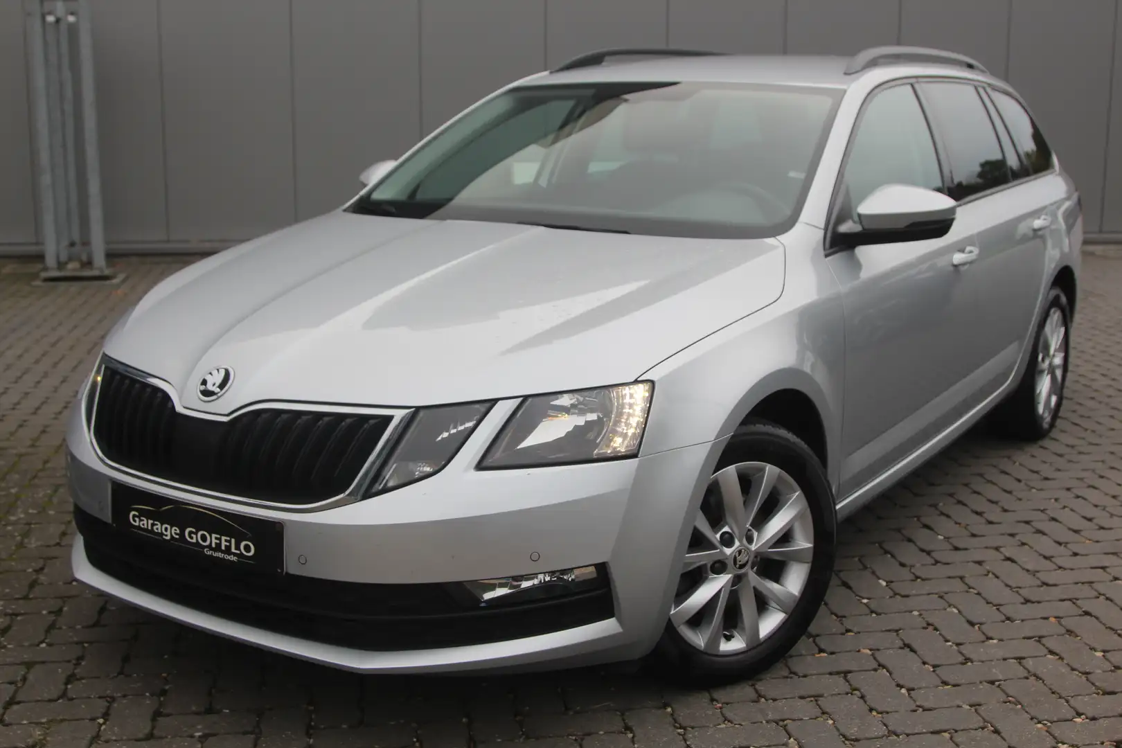 Skoda Octavia Combi 1.0 TSI Ambition - 125.000KM - 2020 Gris - 1