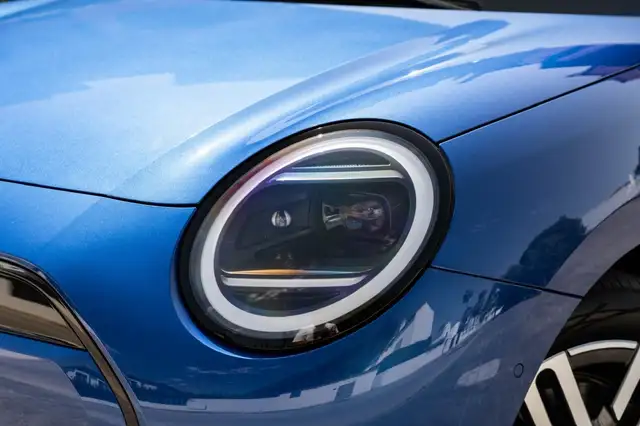 Mini Cooper Cooper view 8