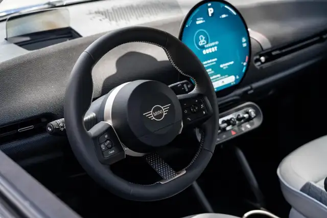 Mini Cooper Cooper view 5