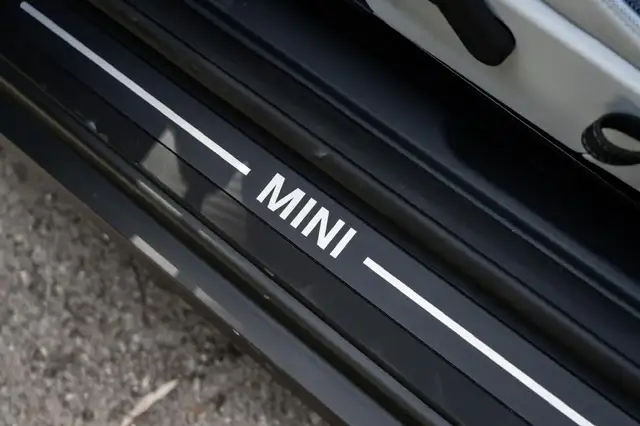 Mini Cooper Cooper view 7