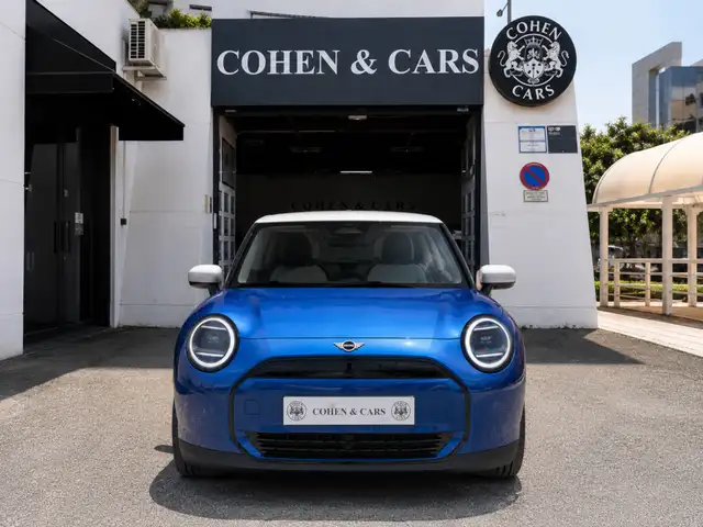 Mini Cooper Cooper view 2