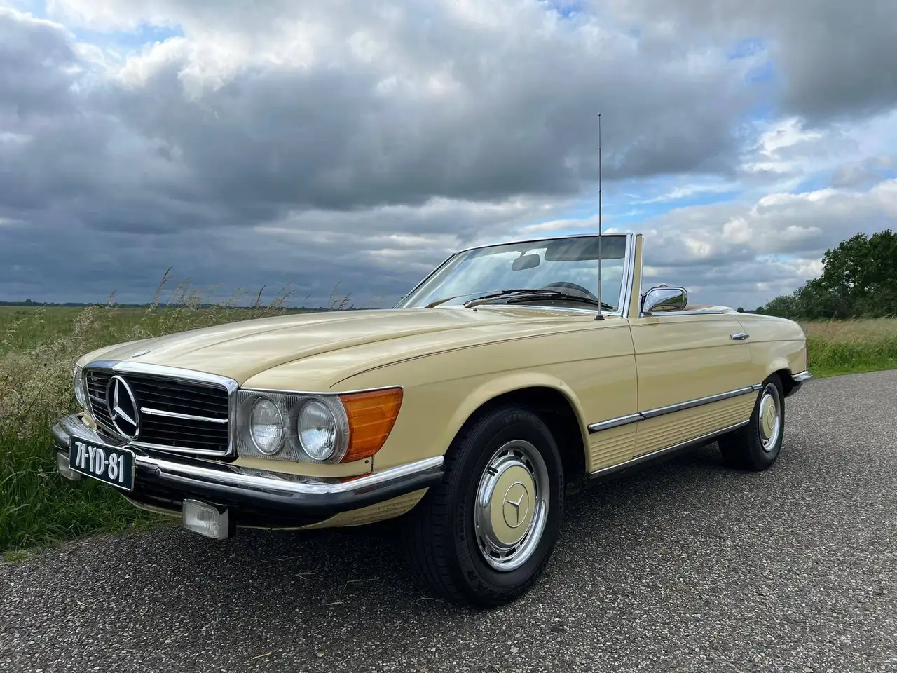 Mercedes-Benz 450 Uitzonderlijk goed onderhouden Mercedes-Benz 450 SL uit 1974, foto 8