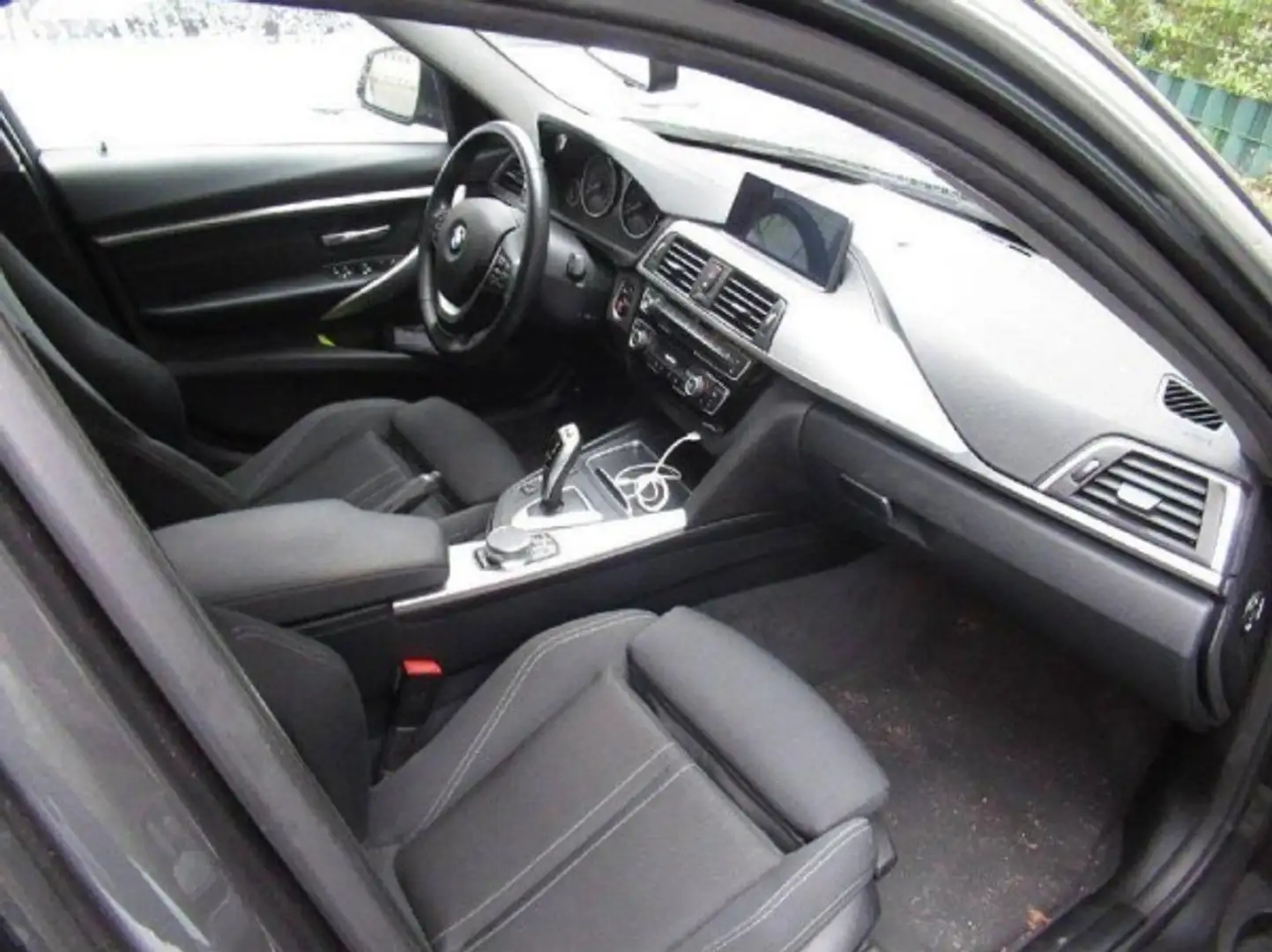 BMW 320 320 d Efficient Dynamics Sport Line Grau - 1