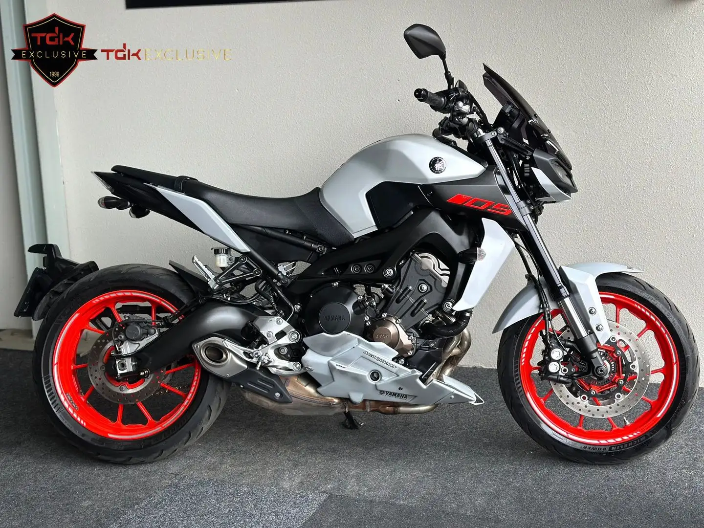 Yamaha MT-09 ABS Grijs - 2