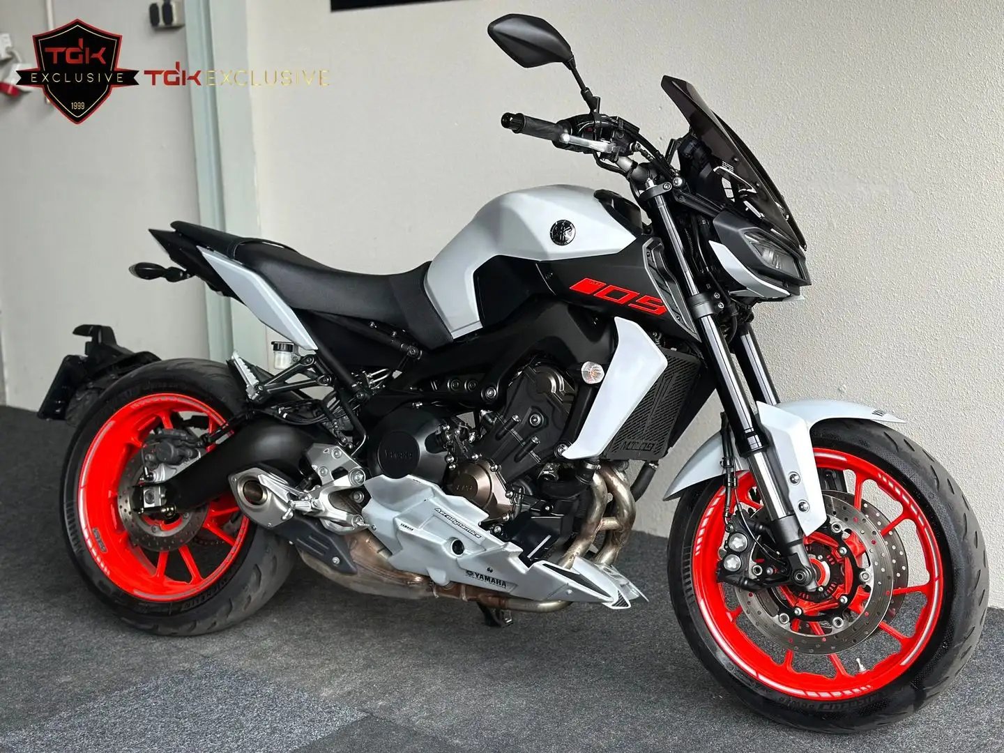 Yamaha MT-09 ABS Grijs - 1