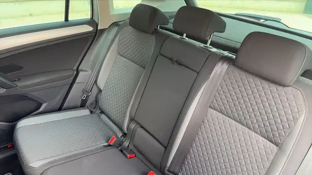 Volkswagen Tiguan view 9