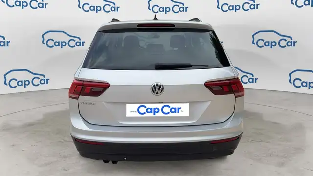 Volkswagen Tiguan view 3