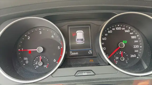 Volkswagen Tiguan view 12