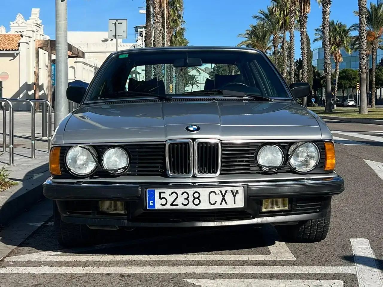 BMW 745i Aut., foto 2