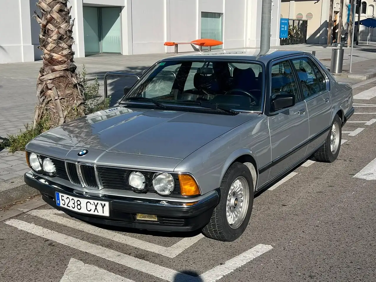 BMW 745i Aut., foto 4