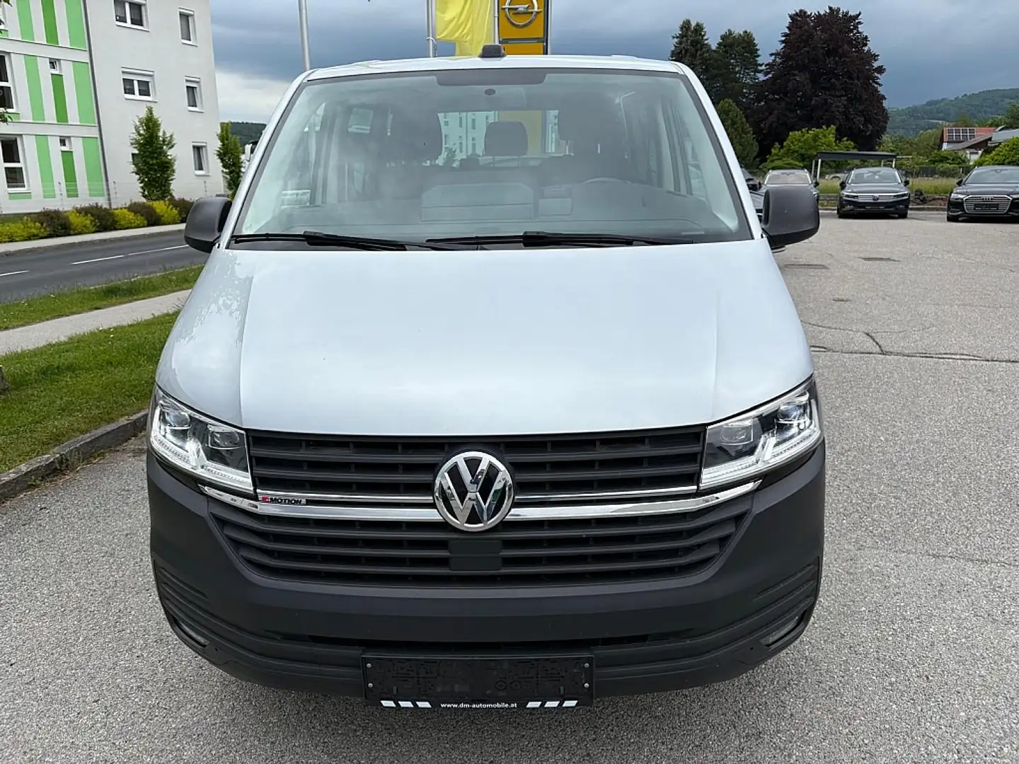 Volkswagen T6 Kombi KR 2,0 TDI 4Motion DSG **LED/Abstandstempomat/S... Plateado - 2