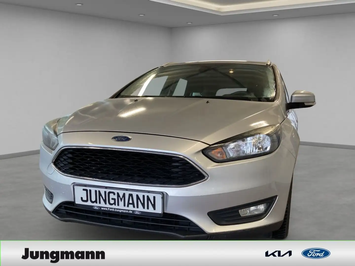 Ford Focus Turnier 1.0 EcoBoost Start-Stopp-System Trend Silber - 1