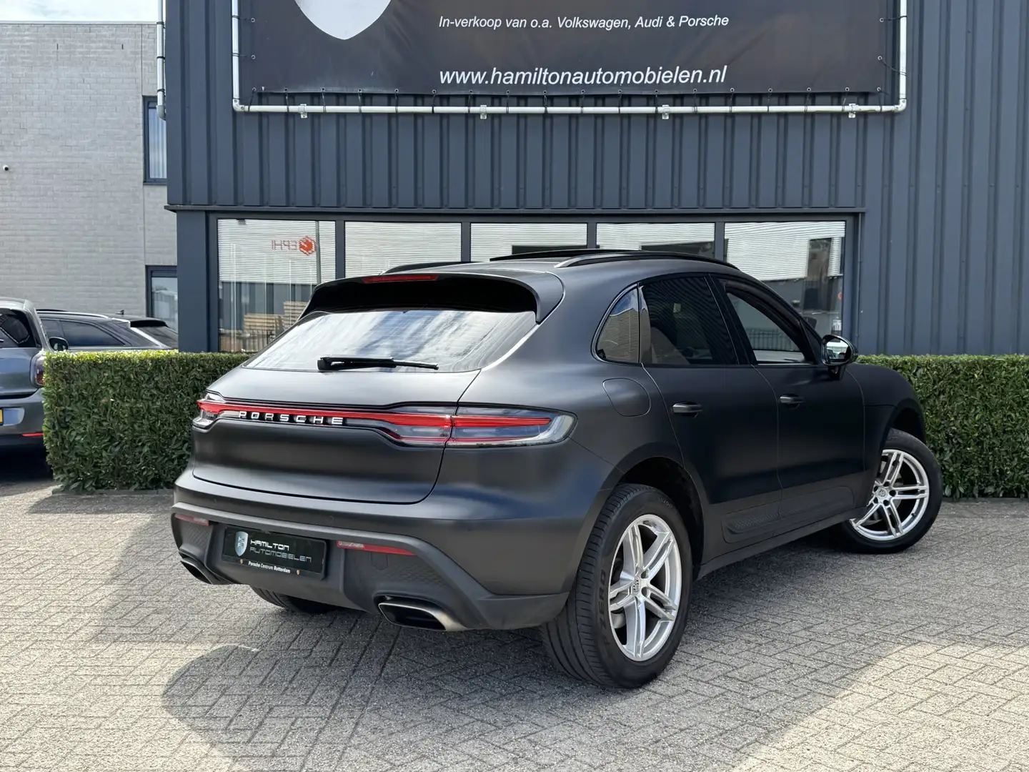 Porsche Macan 2.0 Turbo 266pk Panoramadak Sportchrono NL Auto 46 Zwart - 2