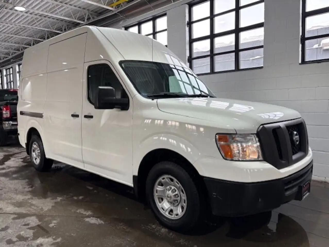 Nissan NV снимка Nissan NV