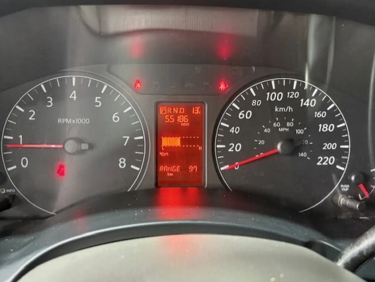 Nissan NV снимка Nissan NV