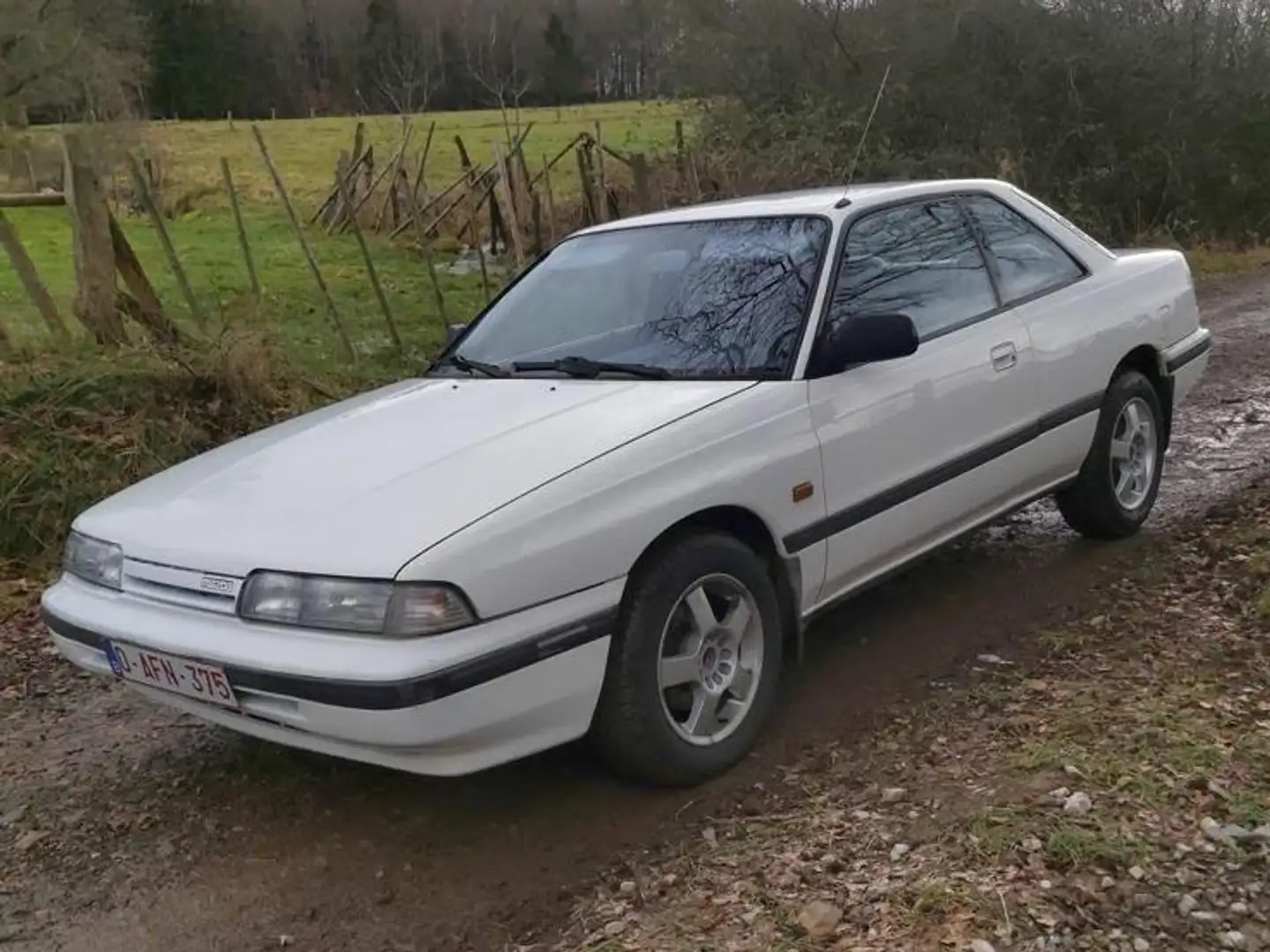 Mazda 626 Weiß - 2