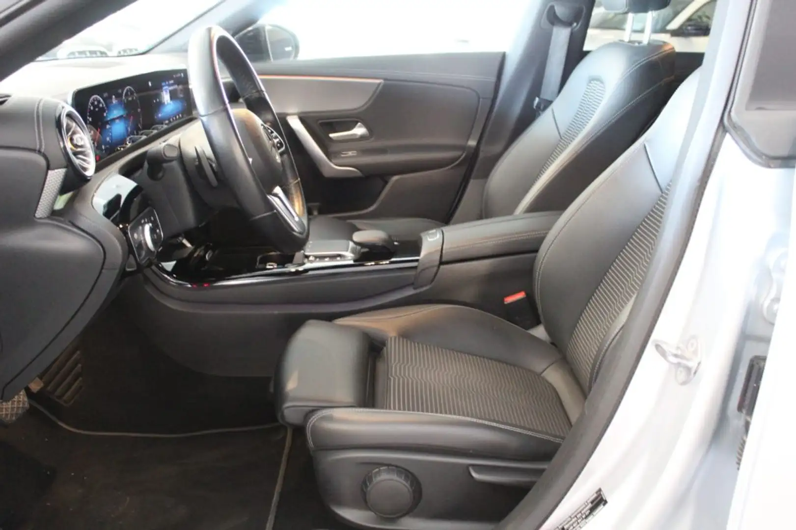 Mercedes-Benz CLA 200 2.0 d 150 CV Coupè Sport Argent - 2