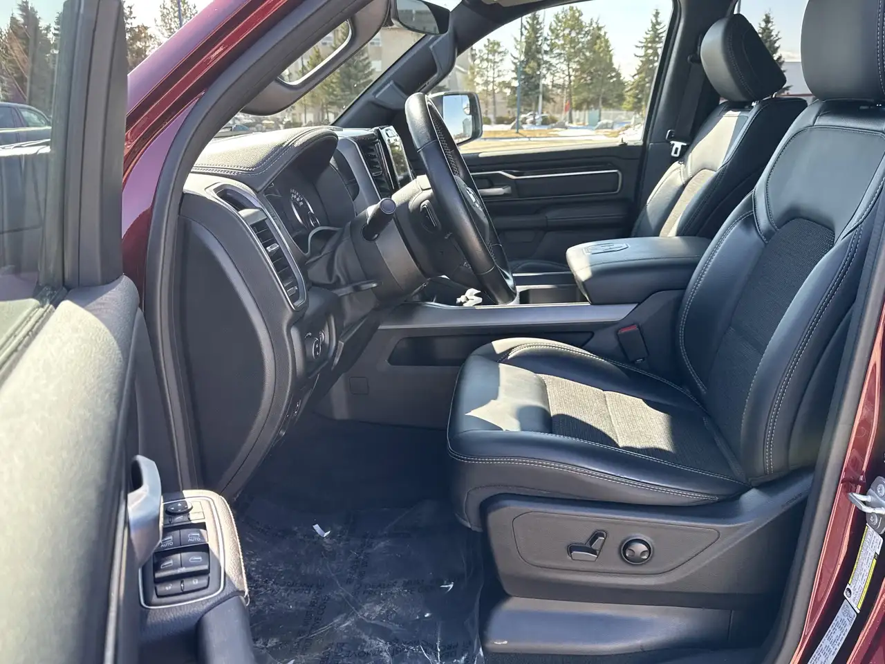 RAM 1500 снимка RAM 1500