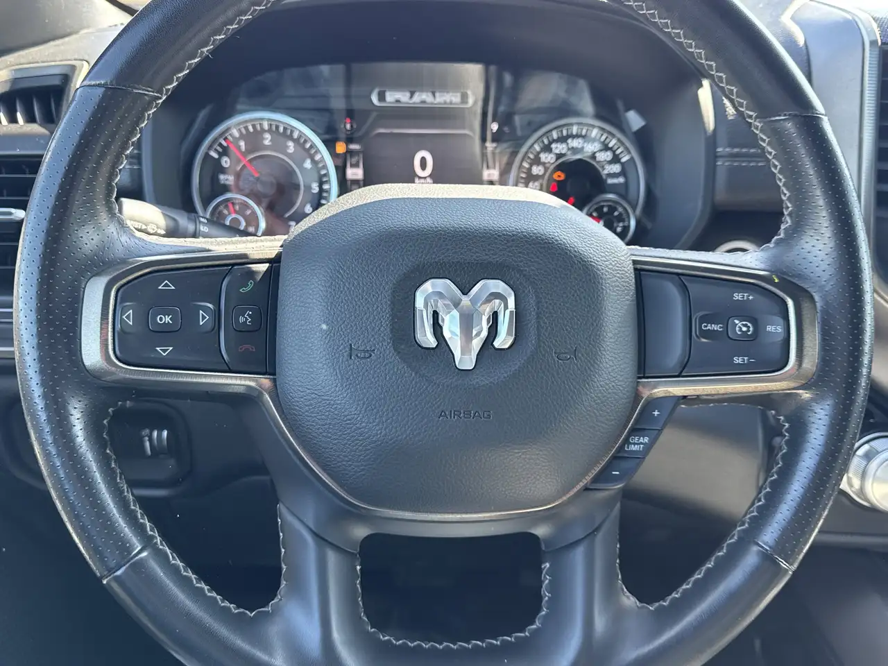 RAM 1500 снимка RAM 1500