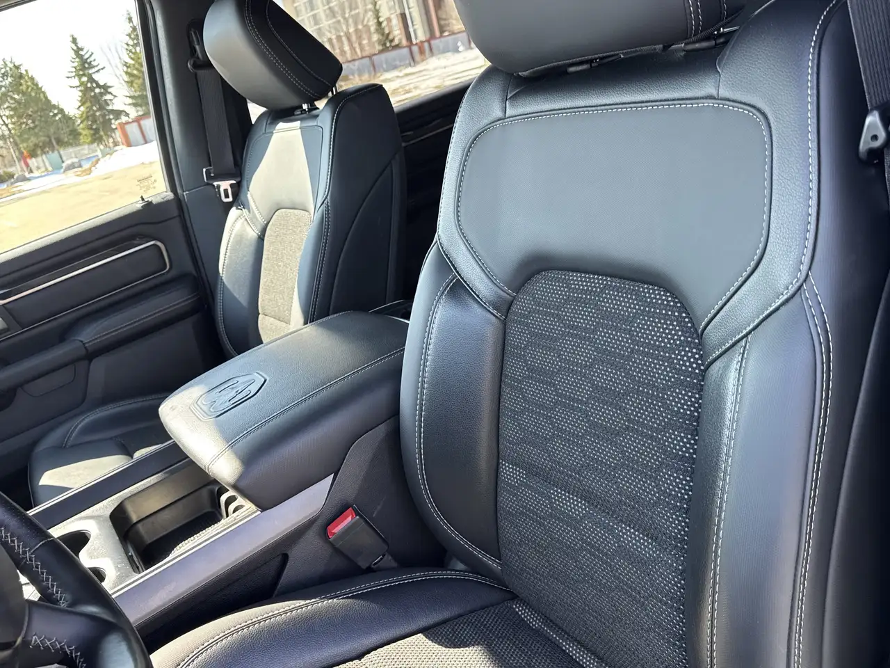 RAM 1500 снимка RAM 1500