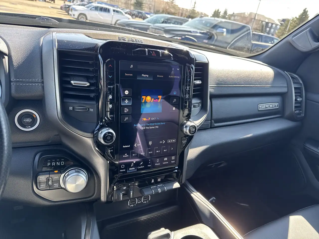 RAM 1500 снимка RAM 1500