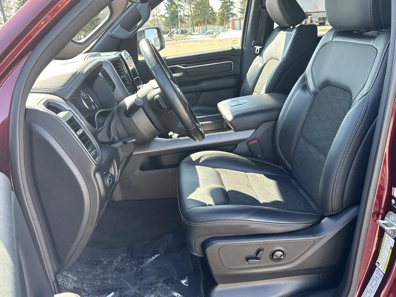 RAM 1500 снимка RAM 1500