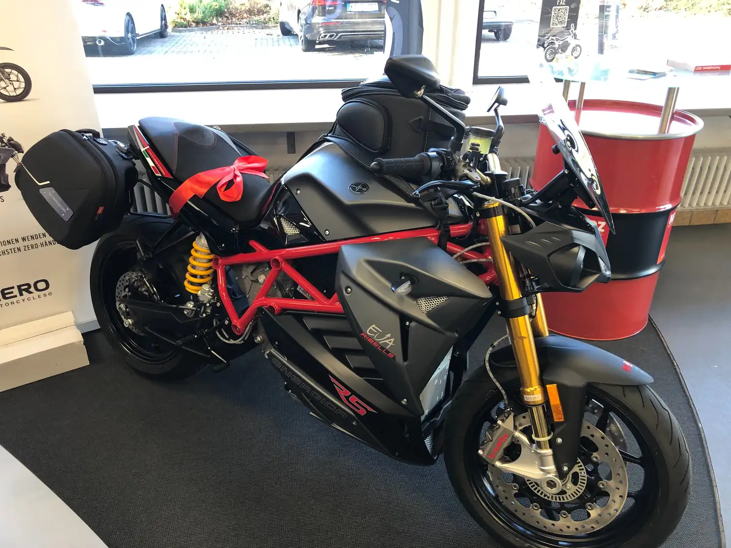 Energica Eva Ribelle RS Grau - 1